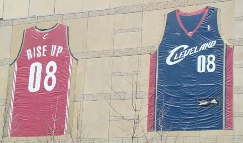 Cavs-Jerseys on Q Arena